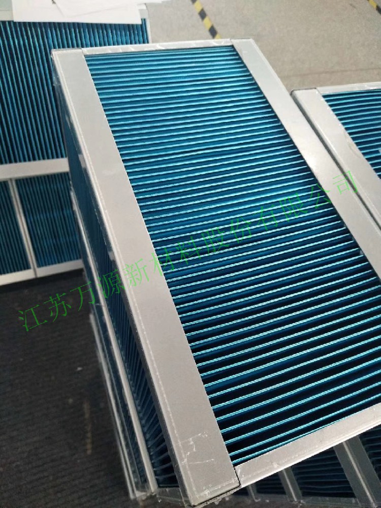 Mobile base station heat exchanger